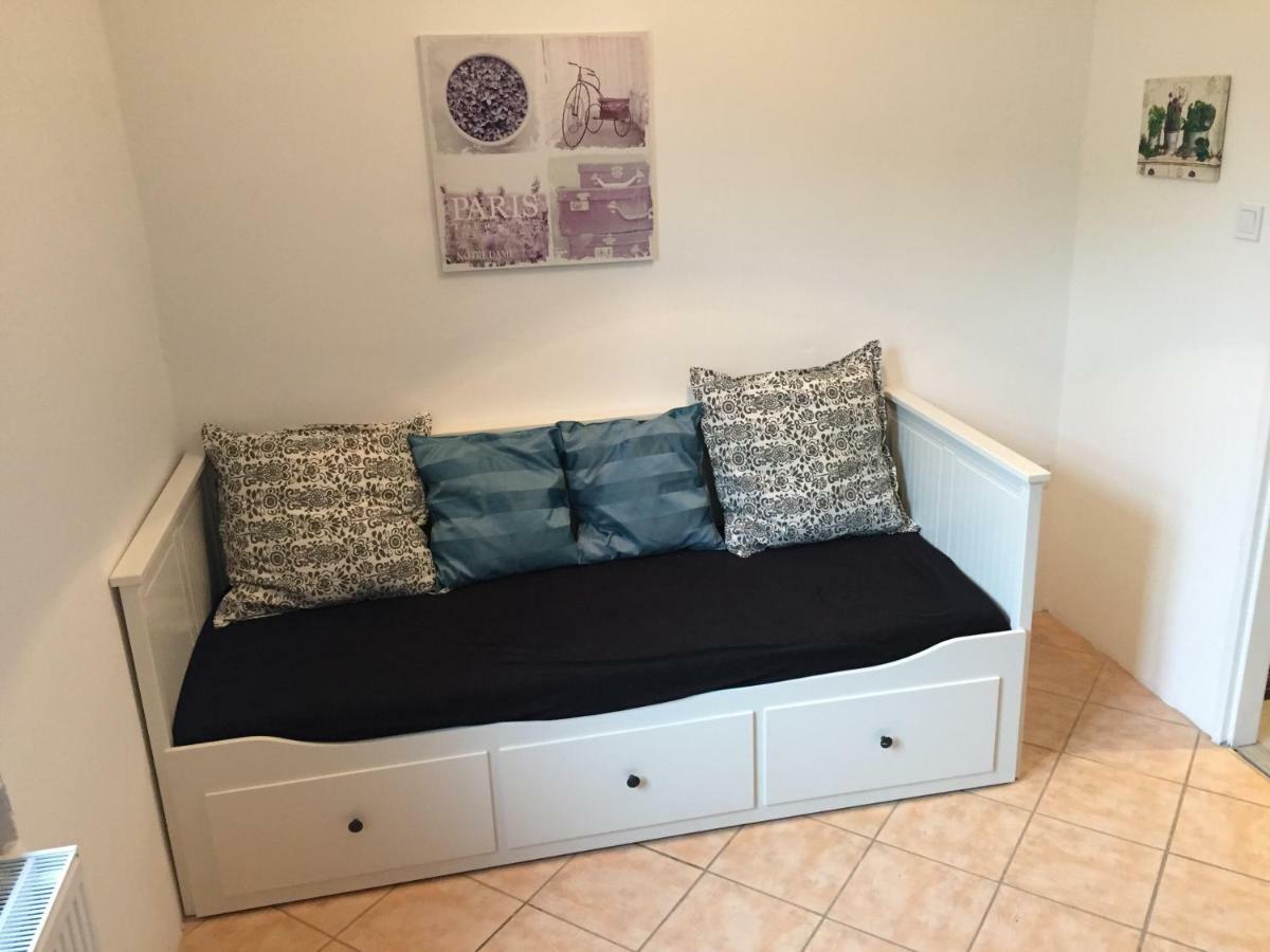 شقة Apartman Papousek زنويمو المظهر الخارجي الصورة